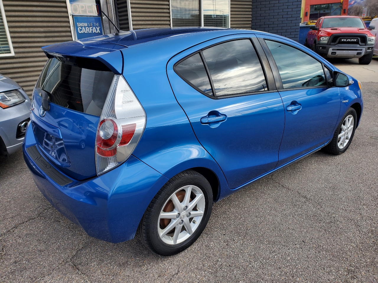 Toyota Prius c 5dr HB Four (Natl) 2012