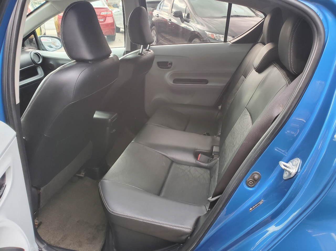 Toyota Prius c 5dr HB Four (Natl) 2012