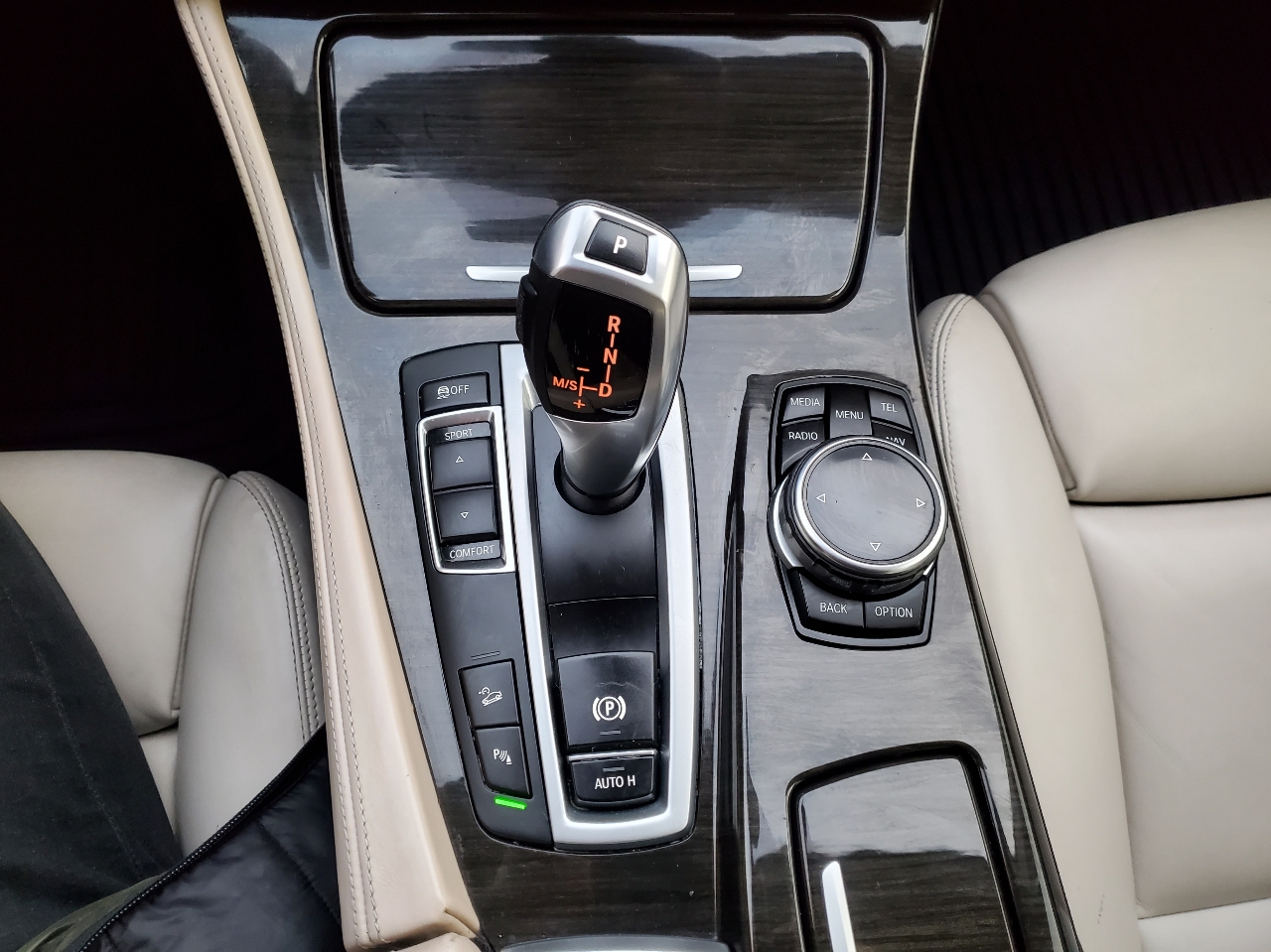 BMW 5 Series 4dr Sdn 535i xDrive AWD 2015