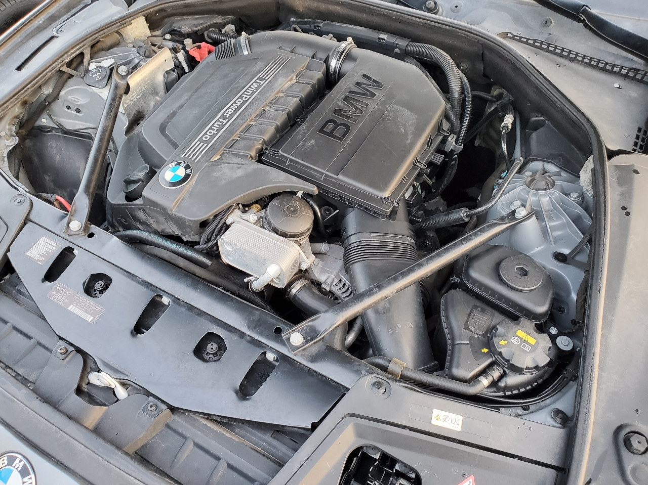 BMW 5 Series 4dr Sdn 535i xDrive AWD 2015