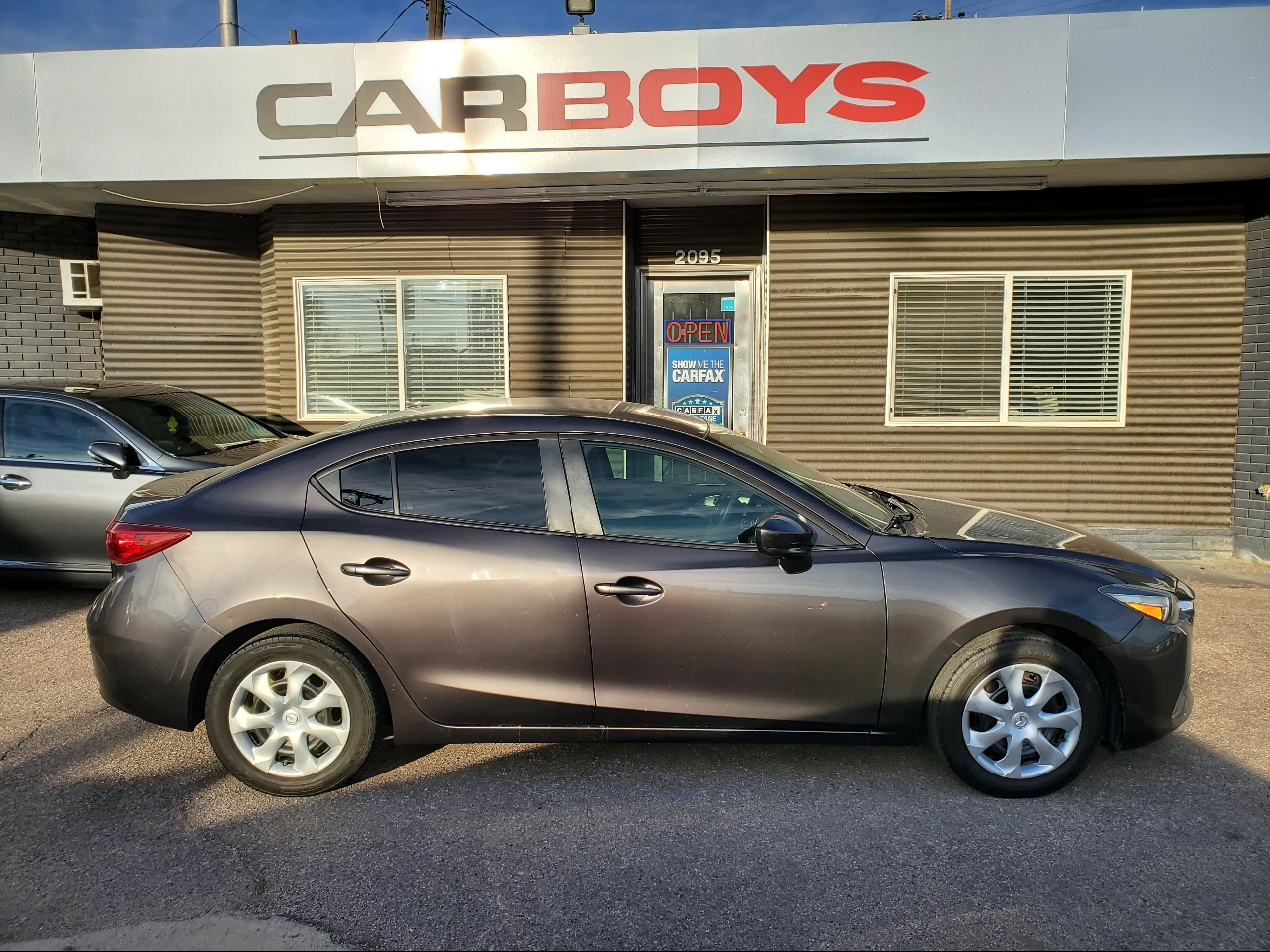 2017 Mazda Mazda3 4-Door Sport Auto