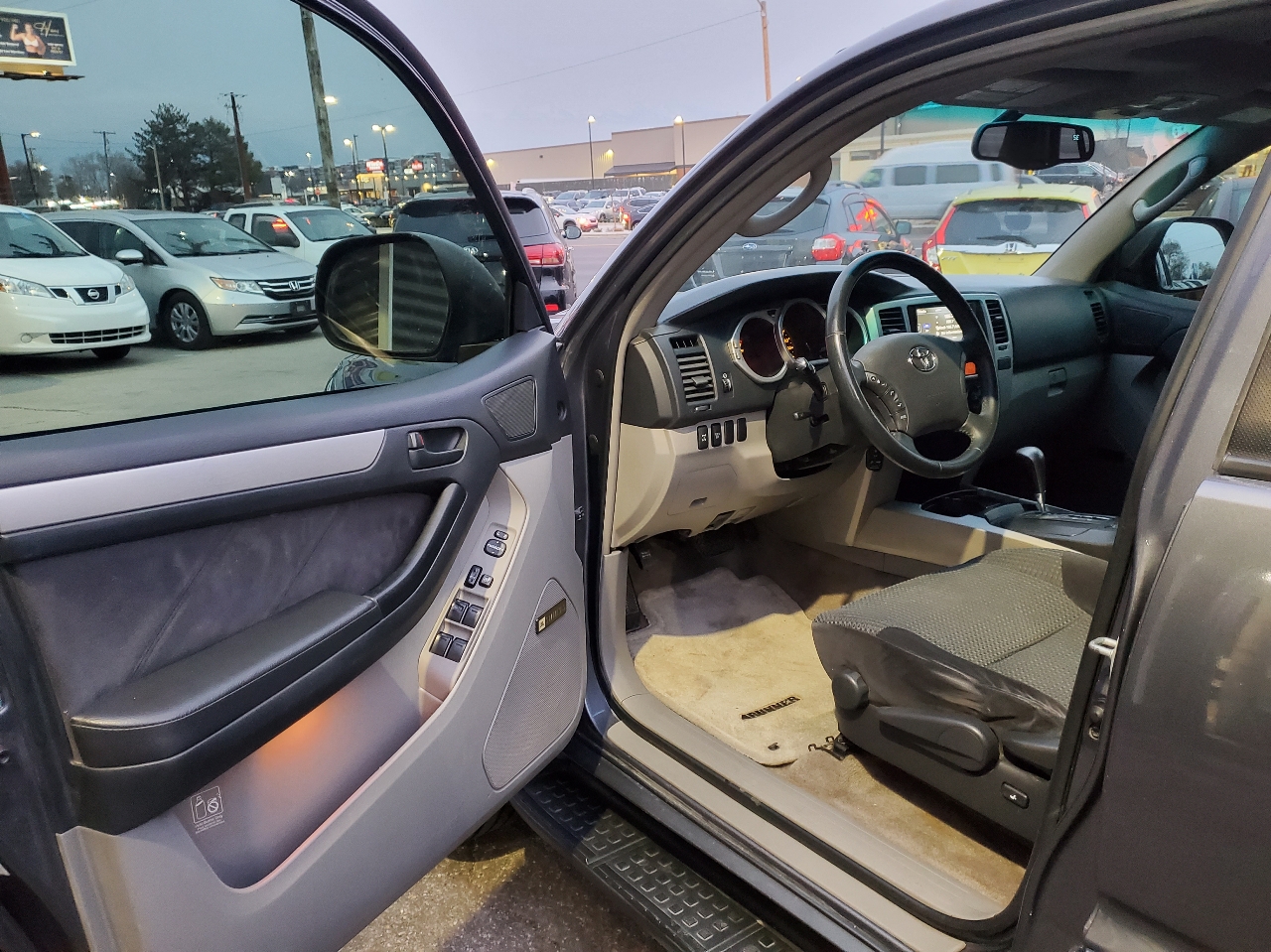 Toyota 4Runner 4dr SR5 V8 Auto 4WD (Natl) 2005