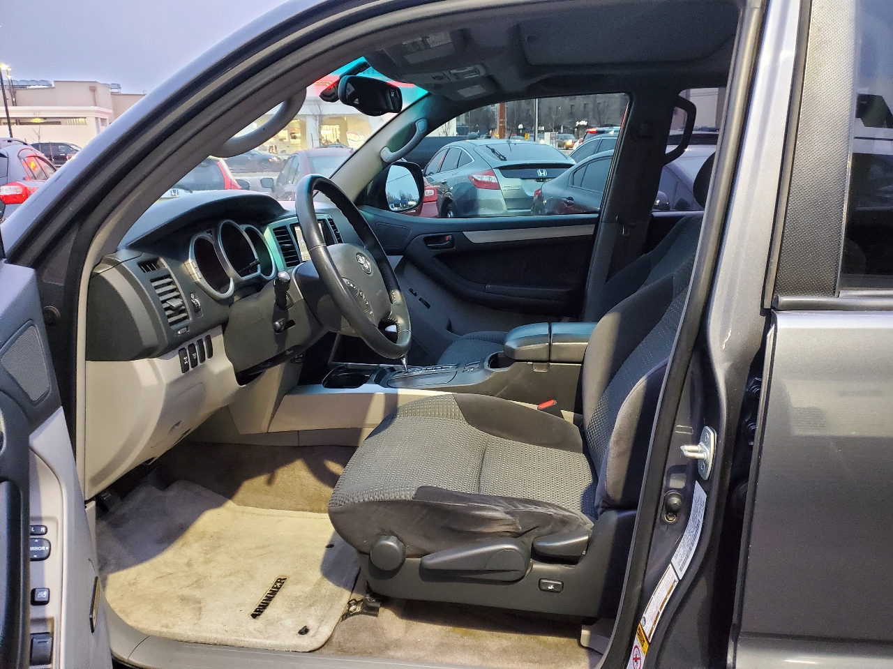 Toyota 4Runner 4dr SR5 V8 Auto 4WD (Natl) 2005