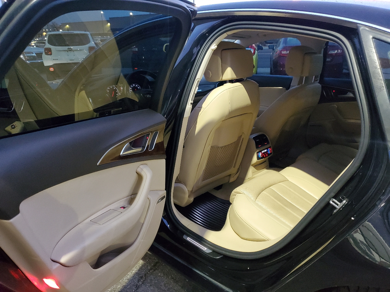 Audi A6 4dr Sdn quattro 3.0T Prestige 2012