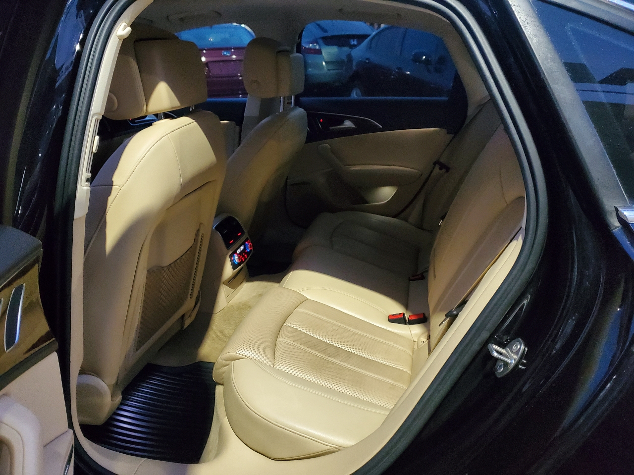 Audi A6 4dr Sdn quattro 3.0T Prestige 2012