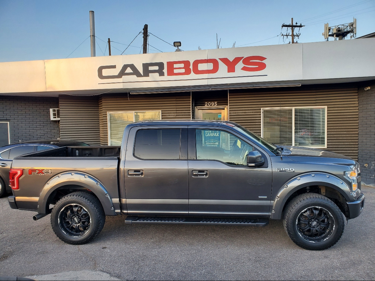 Ford F-150 4WD SuperCrew 145" Lariat 2015
