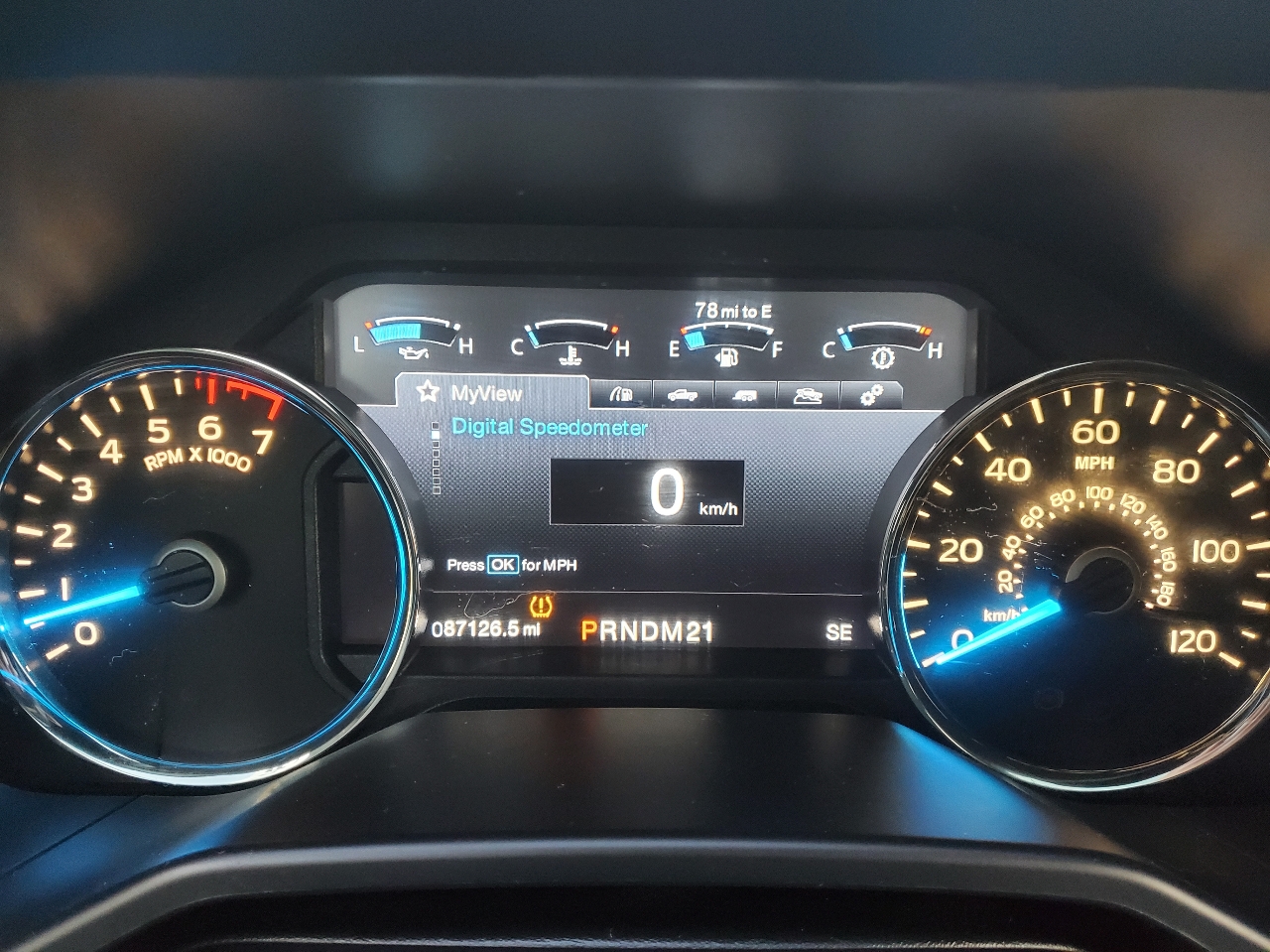 Ford F-150 4WD SuperCrew 145" Lariat 2015