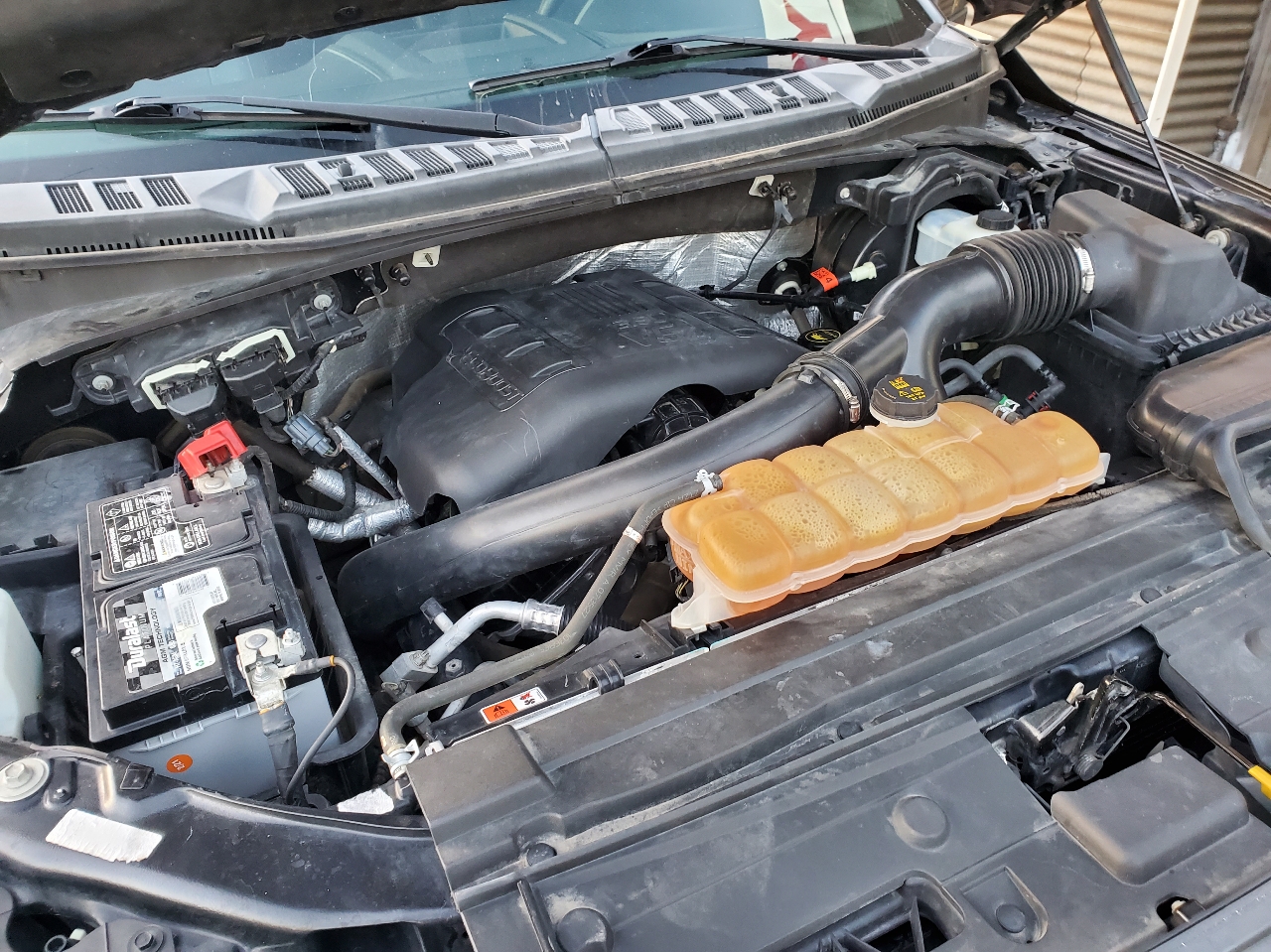 Ford F-150 4WD SuperCrew 145" Lariat 2015