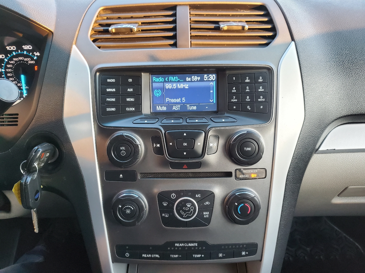 Ford Explorer 4WD 4dr XLT 2012