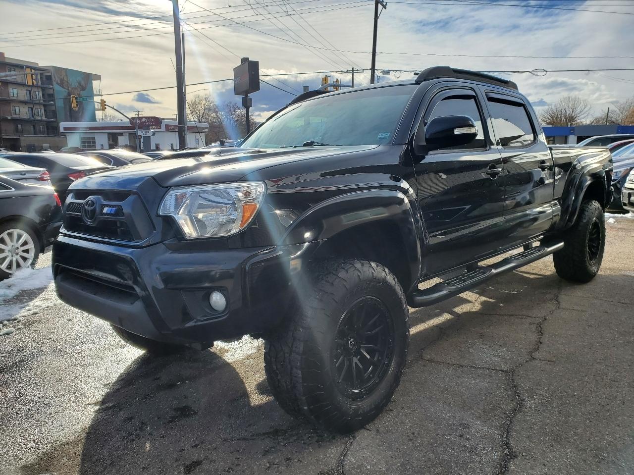 Toyota Tacoma 4WD Double Cab LB V6 AT (Natl) 2014