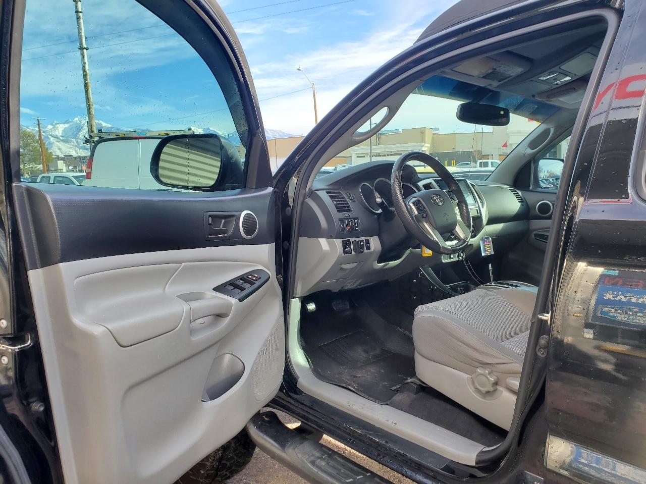 Toyota Tacoma 4WD Double Cab LB V6 AT (Natl) 2014