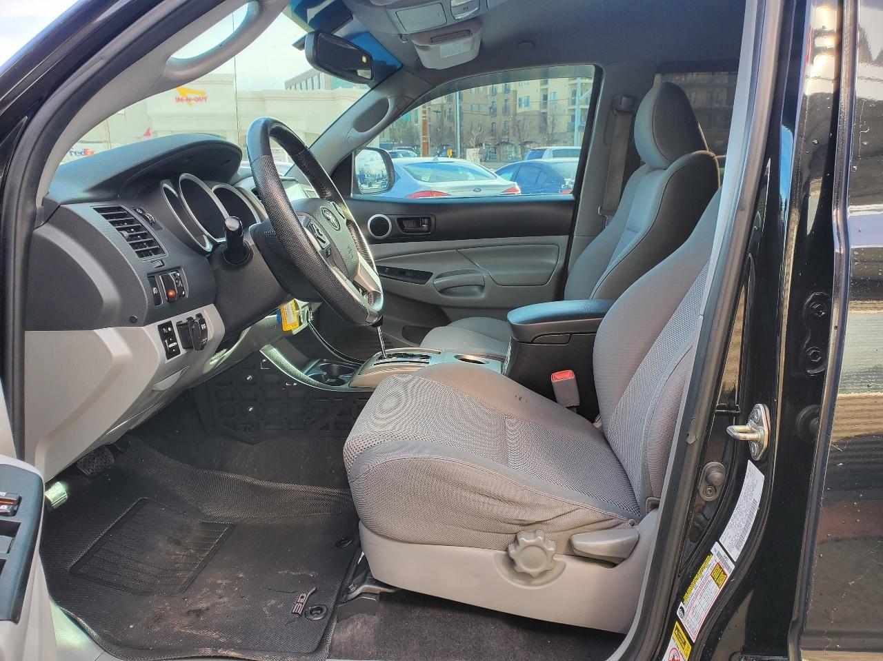 Toyota Tacoma 4WD Double Cab LB V6 AT (Natl) 2014