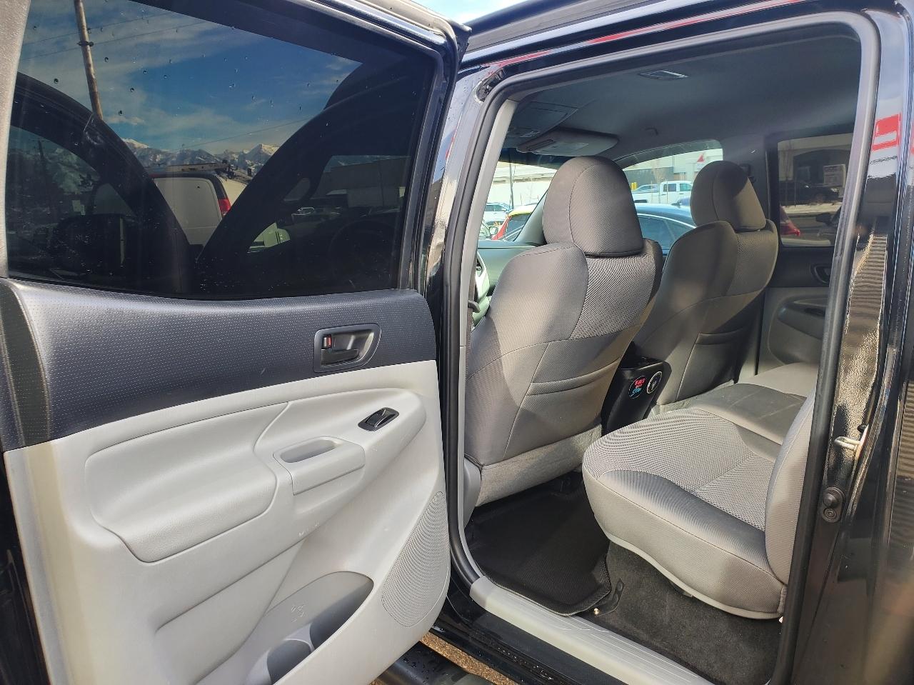 Toyota Tacoma 4WD Double Cab LB V6 AT (Natl) 2014