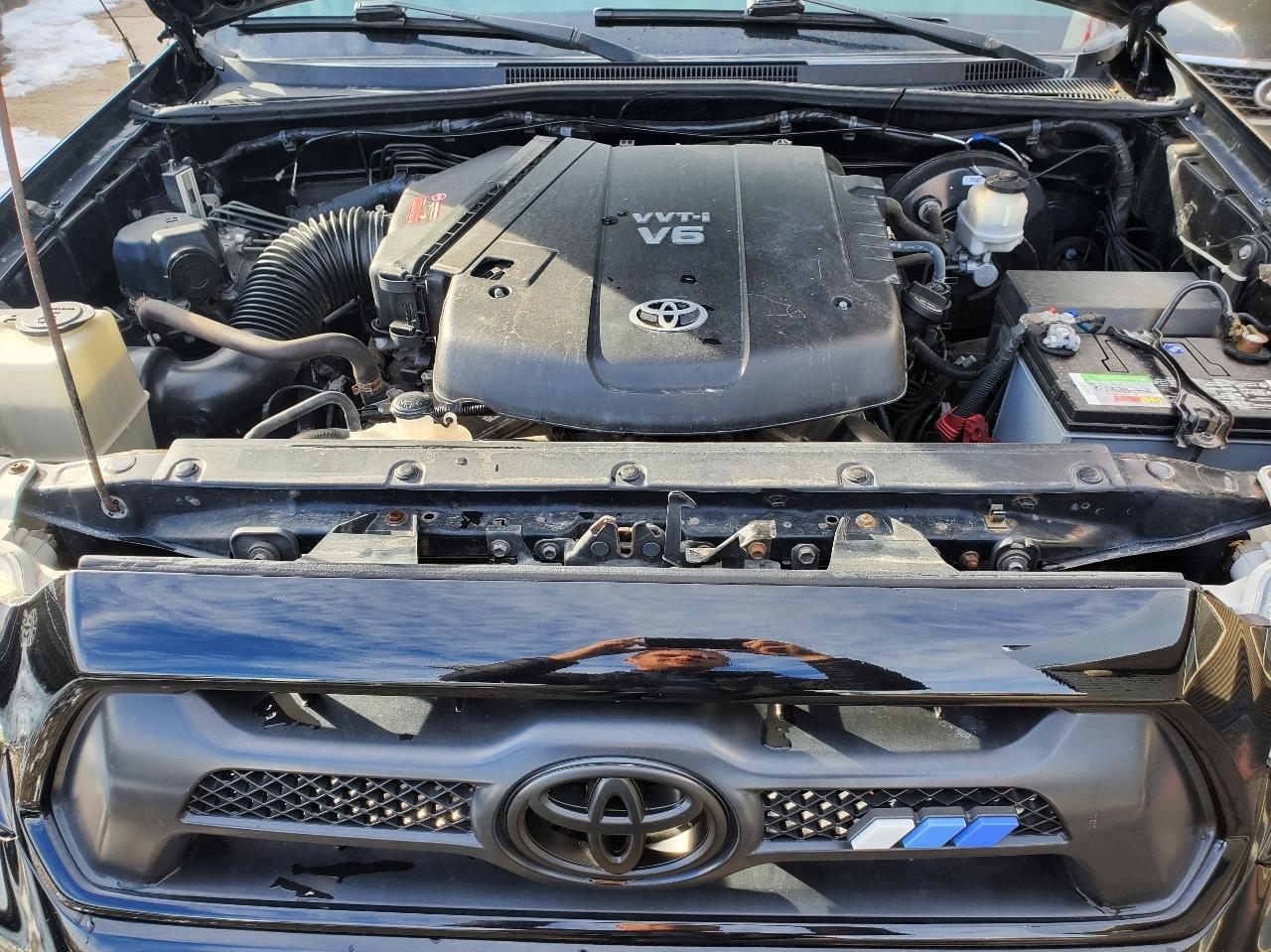 Toyota Tacoma 4WD Double Cab LB V6 AT (Natl) 2014