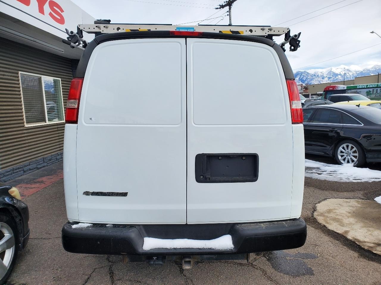 Chevrolet Express Cargo Van RWD 2500 135" 2017