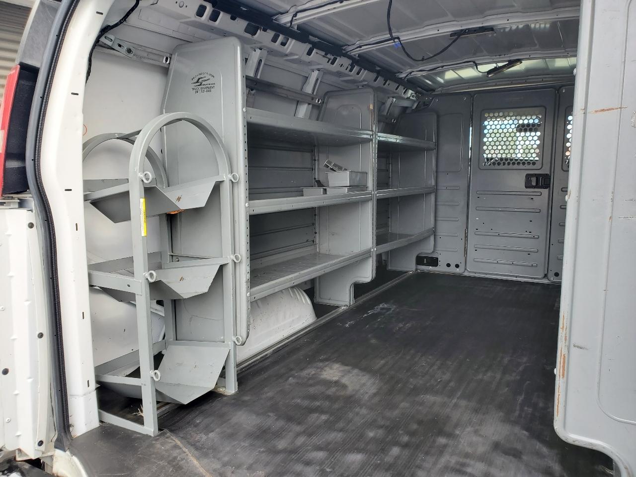 Chevrolet Express Cargo Van RWD 2500 135" 2017