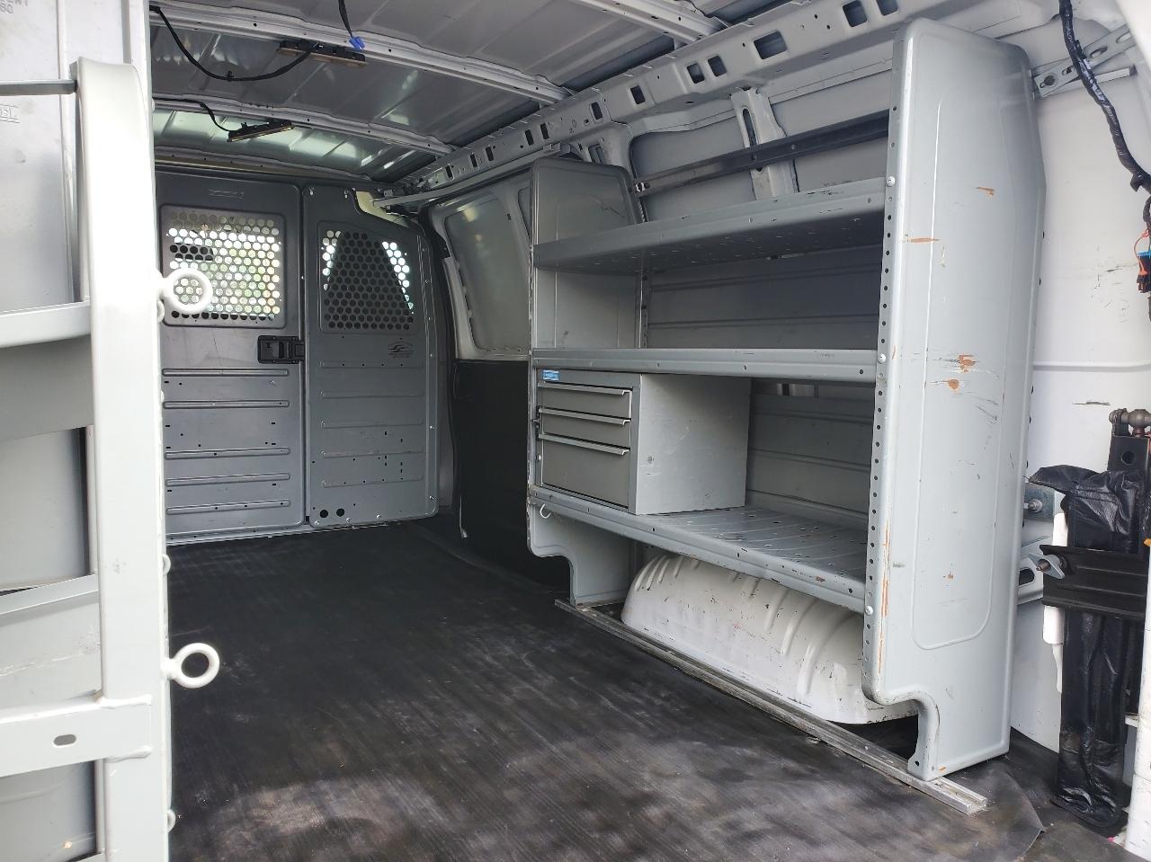 Chevrolet Express Cargo Van RWD 2500 135" 2017