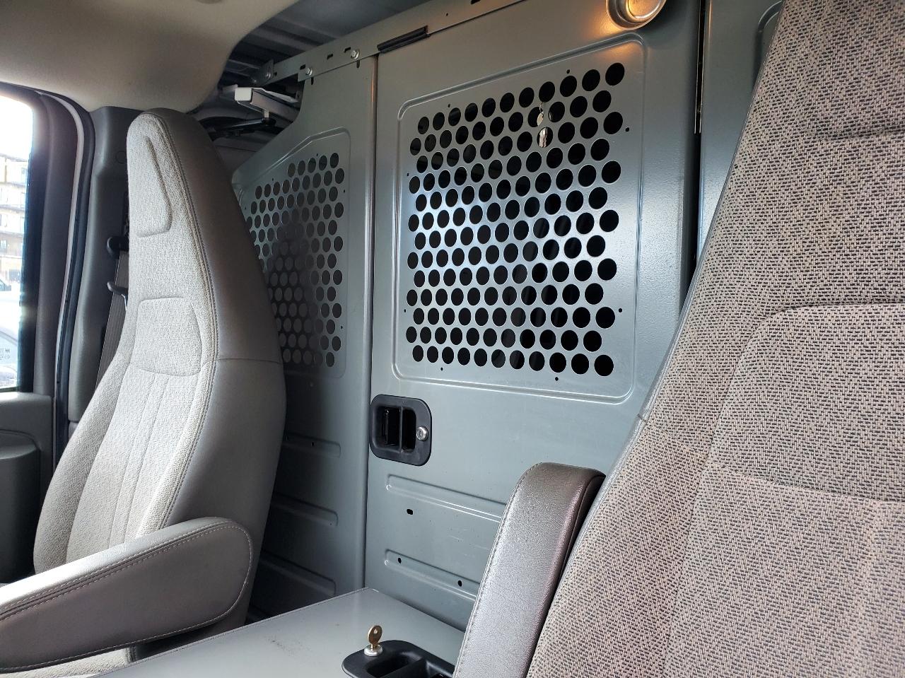 Chevrolet Express Cargo Van RWD 2500 135" 2017