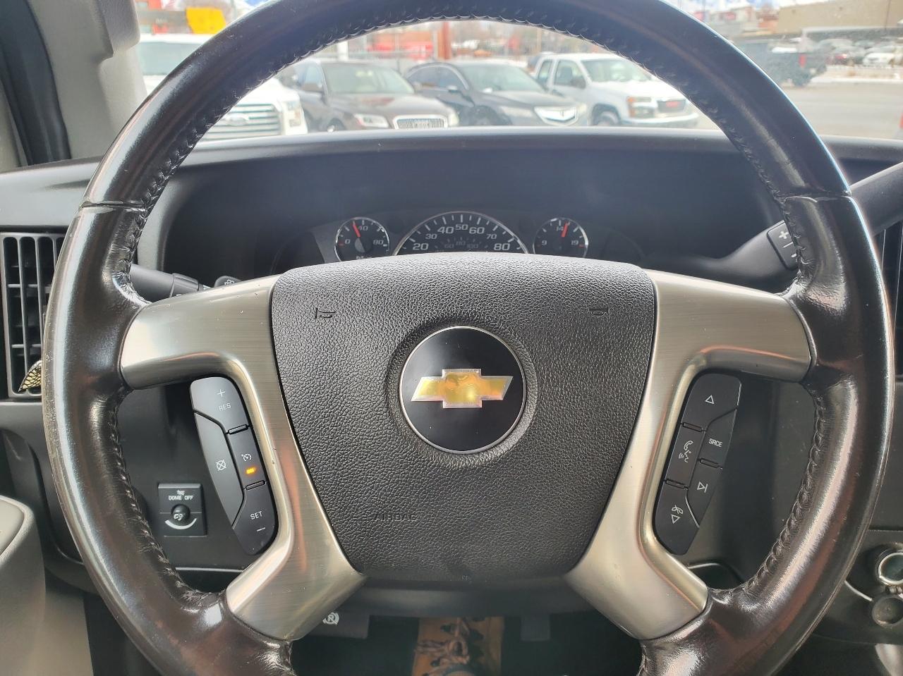 Chevrolet Express Cargo Van RWD 2500 135" 2017