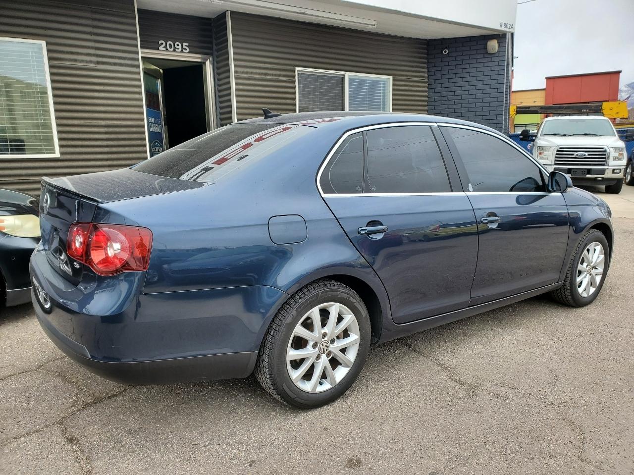 Volkswagen Jetta Sedan 4dr Auto Limited 2010