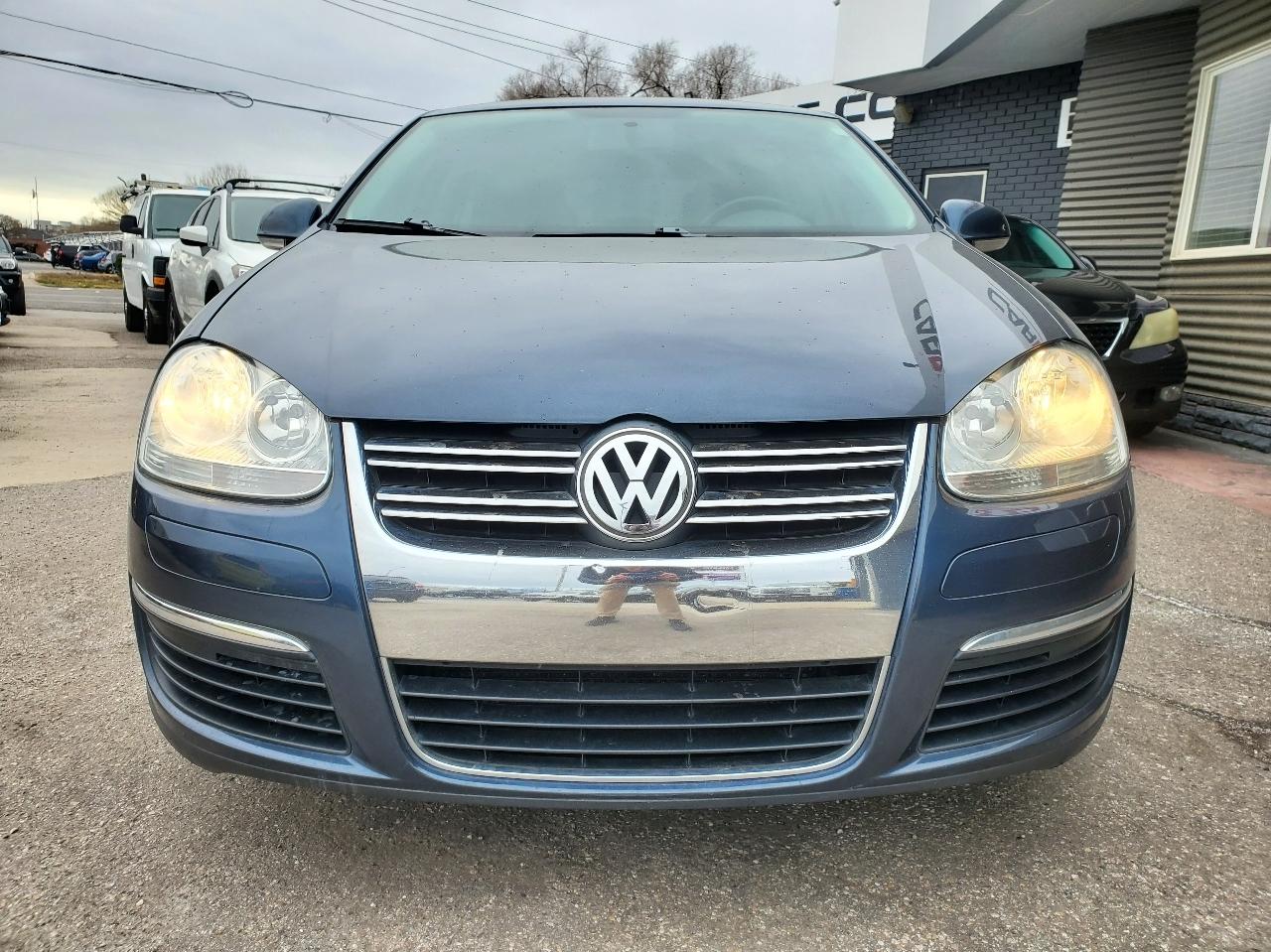 Volkswagen Jetta Sedan 4dr Auto Limited 2010