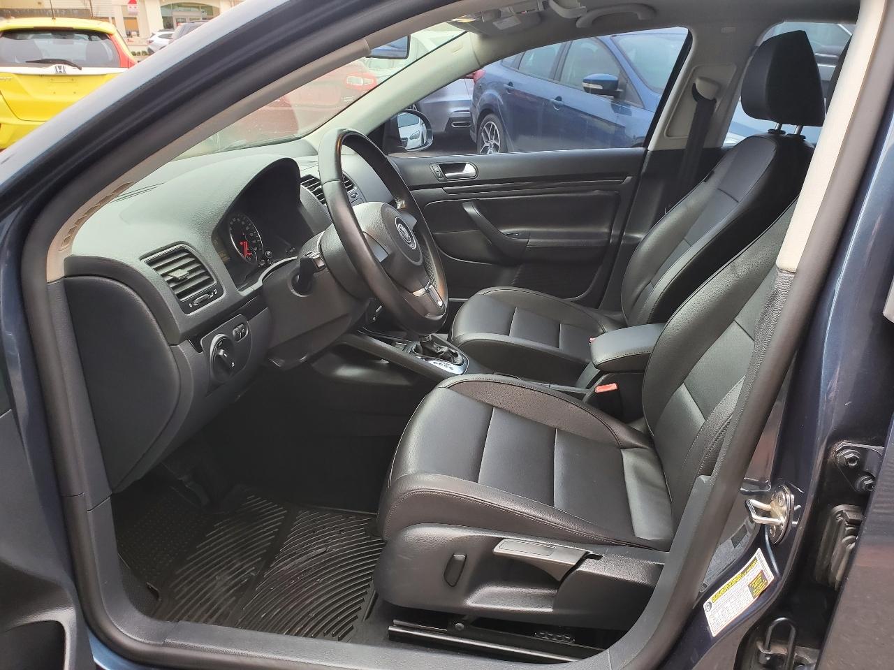 Volkswagen Jetta Sedan 4dr Auto Limited 2010