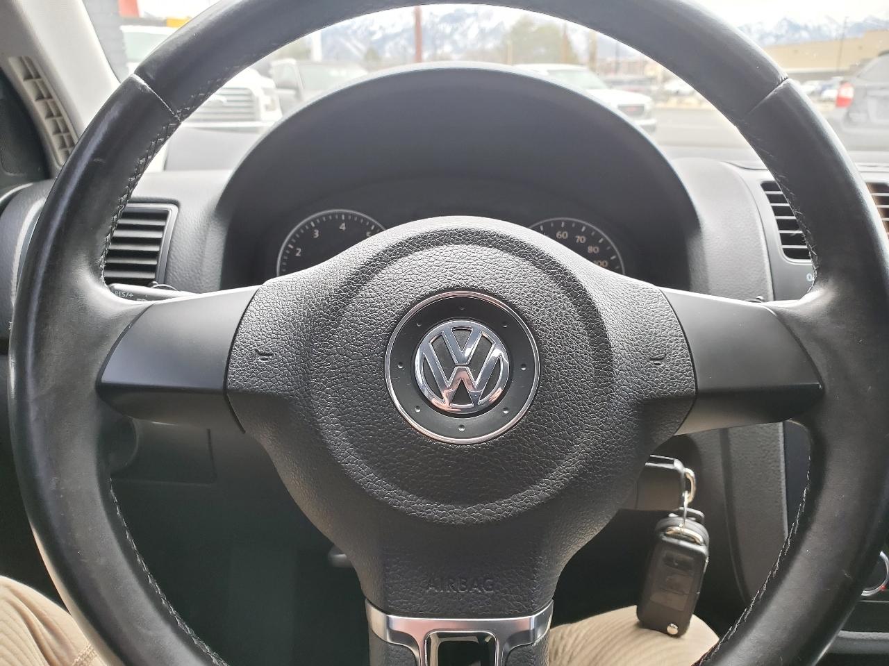 Volkswagen Jetta Sedan 4dr Auto Limited 2010