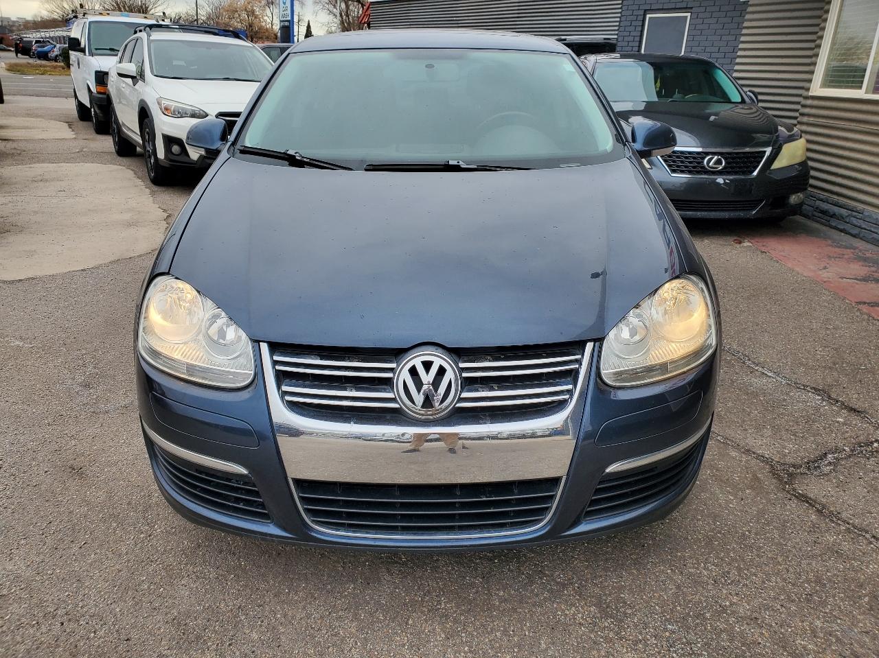 Volkswagen Jetta Sedan 4dr Auto Limited 2010