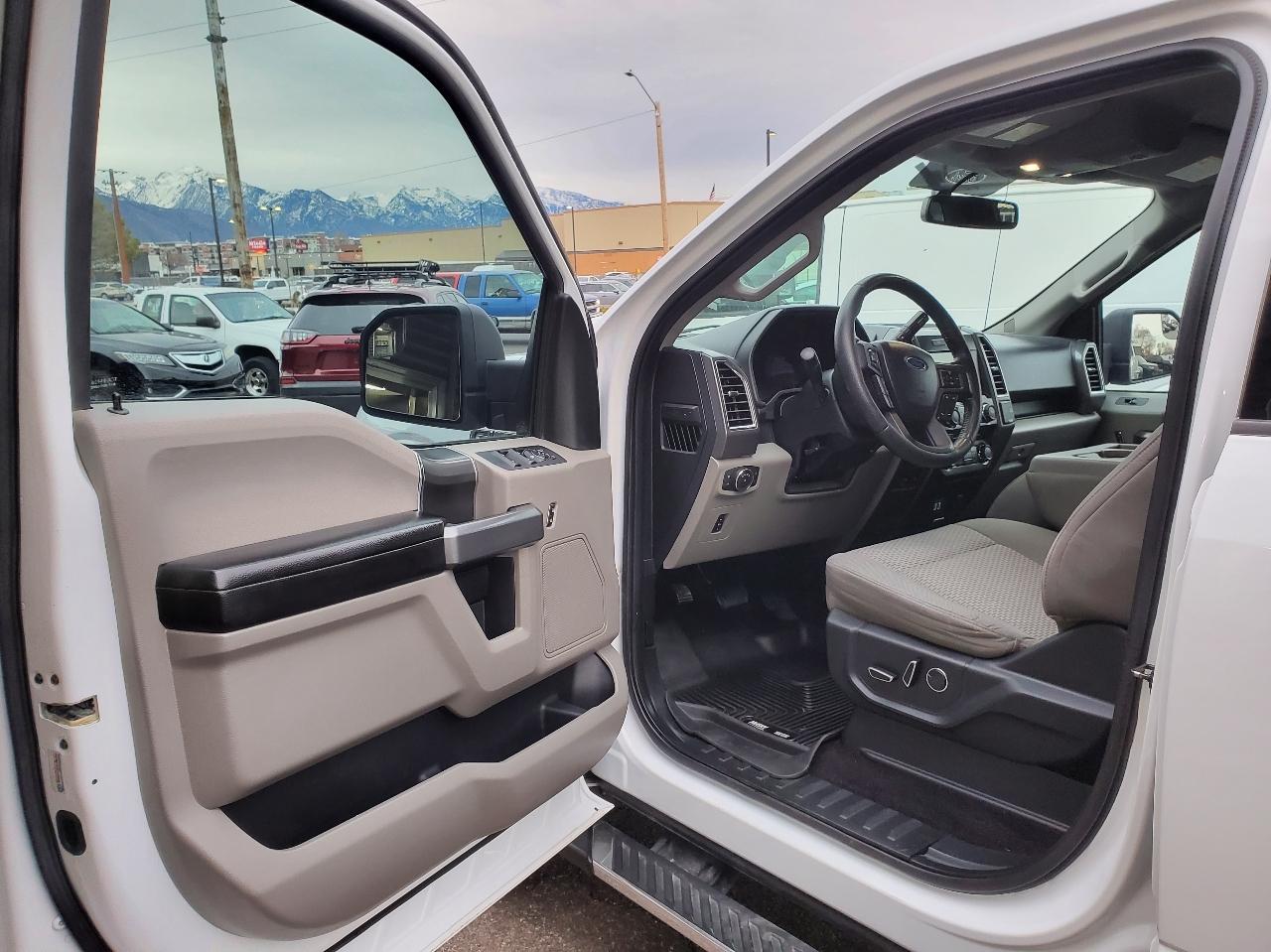 Ford F-150 4WD SuperCrew 145" XLT 2016