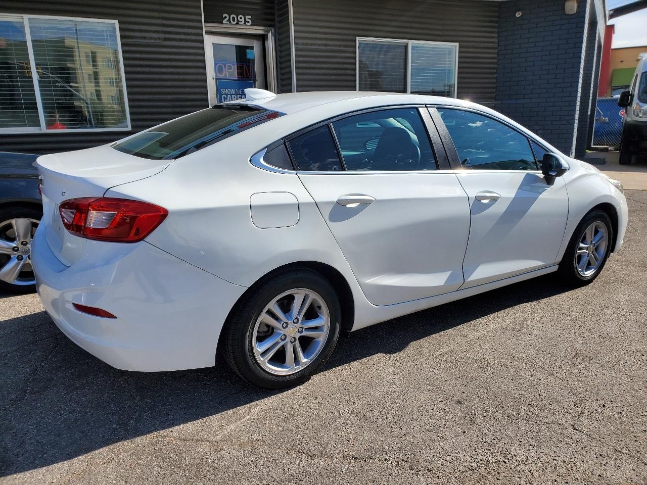 Chevrolet Cruze 4dr Sdn 1.4L LT w/1SD 2017
