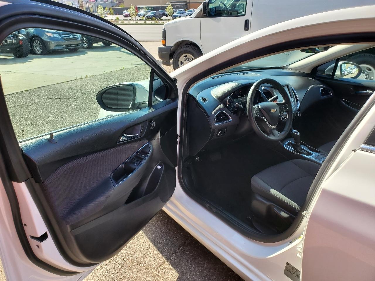 Chevrolet Cruze 4dr Sdn 1.4L LT w/1SD 2017