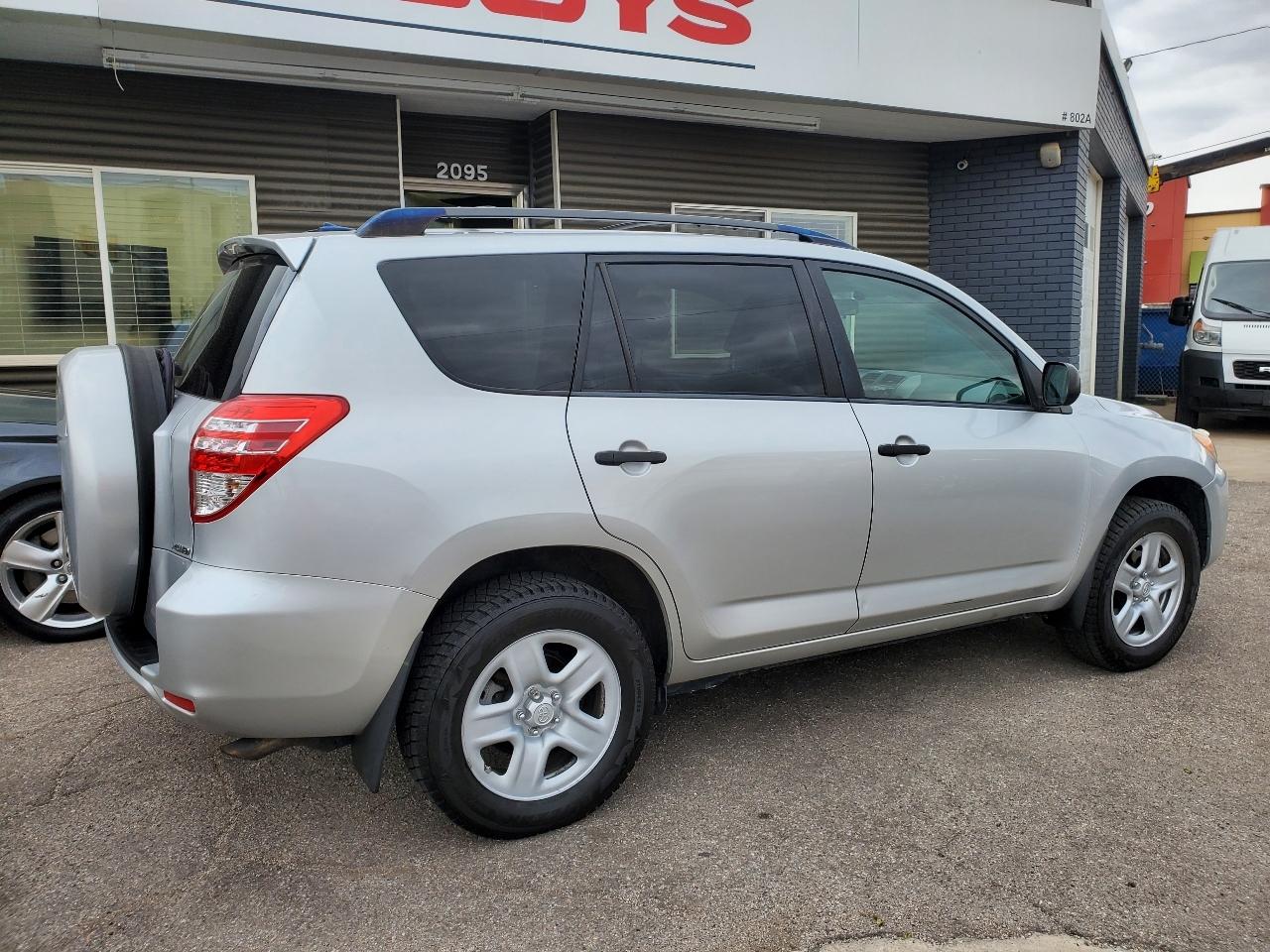 Toyota RAV4 4WD 4dr 4-cyl 4-Spd AT (Natl) 2009