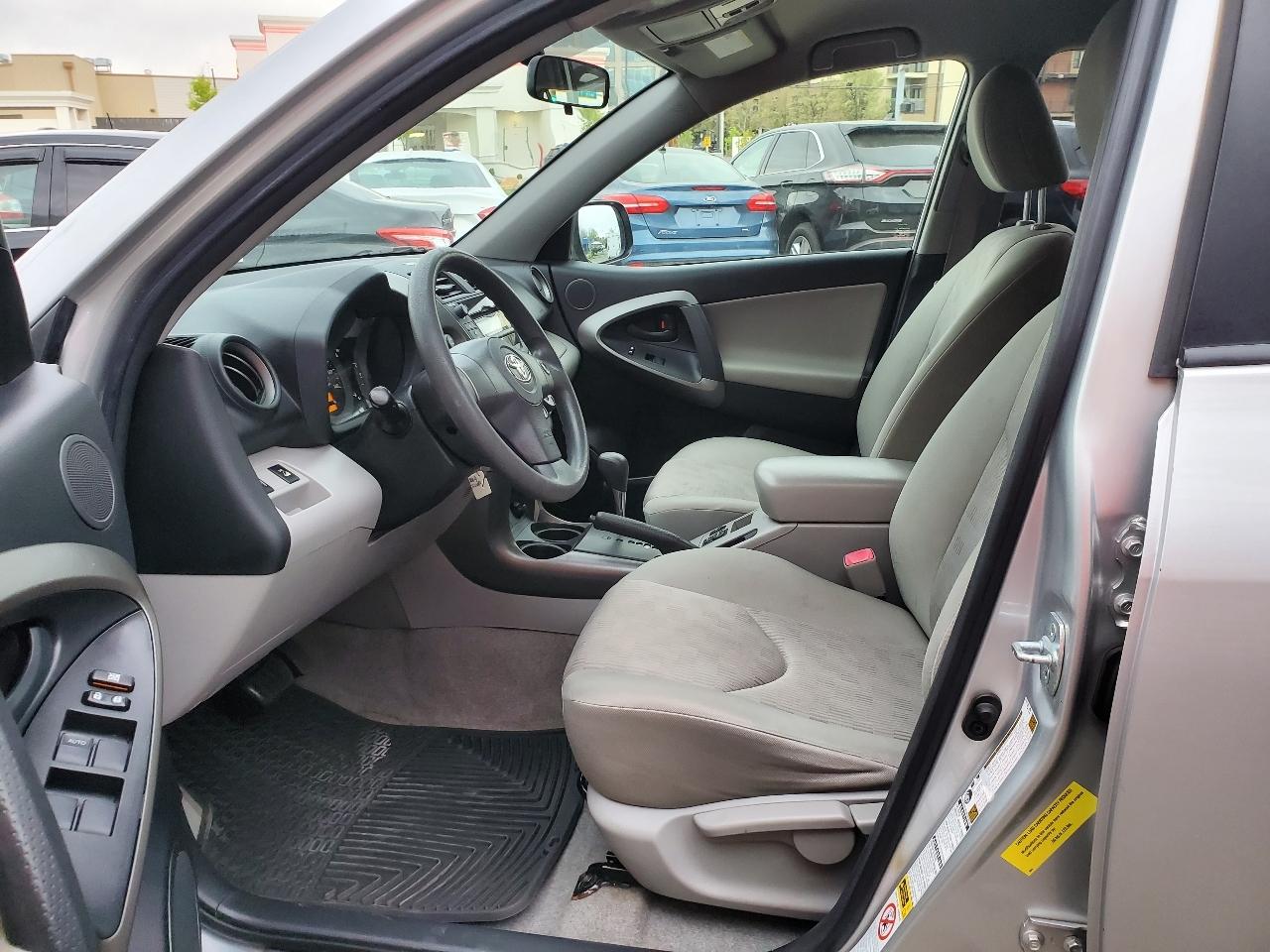 Toyota RAV4 4WD 4dr 4-cyl 4-Spd AT (Natl) 2009