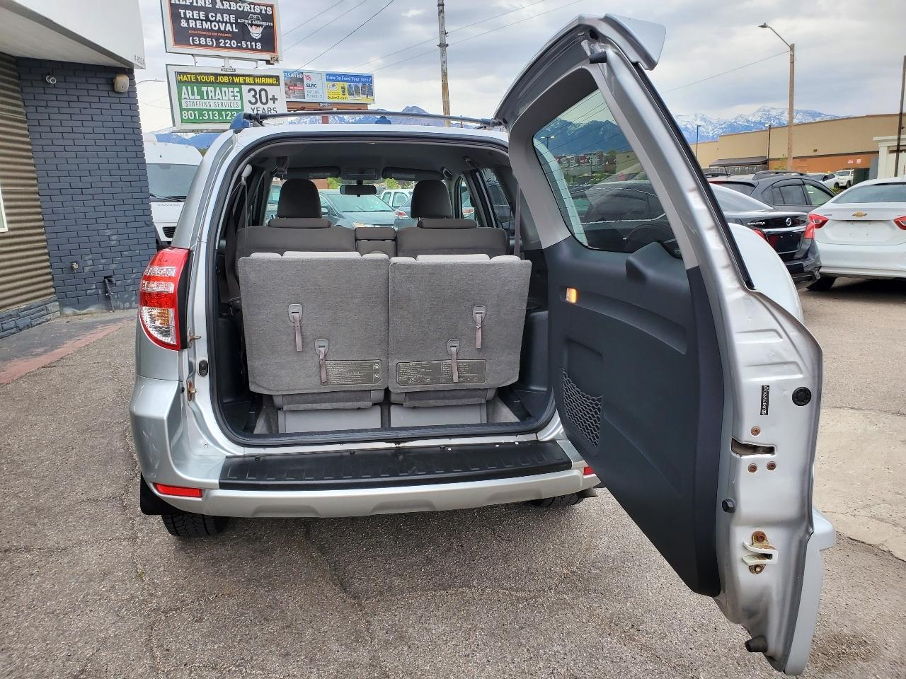 Toyota RAV4 4WD 4dr 4-cyl 4-Spd AT (Natl) 2009