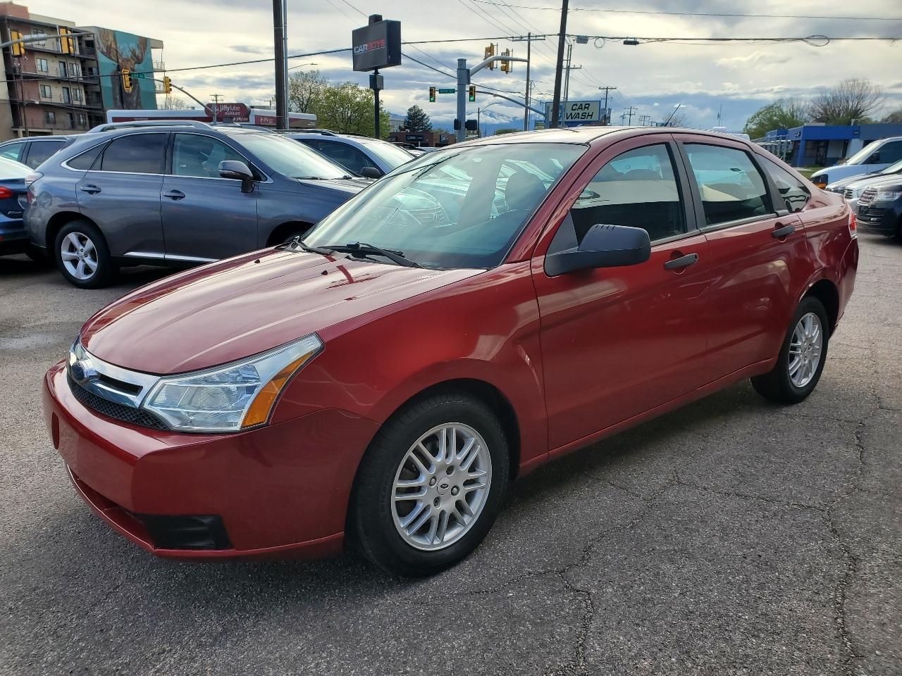 Ford Focus 4dr Sdn SE 2010