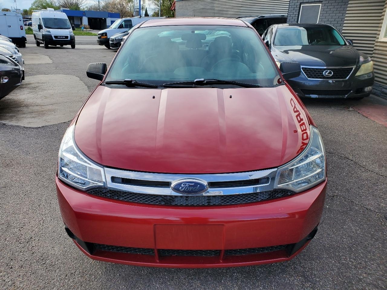 Ford Focus 4dr Sdn SE 2010