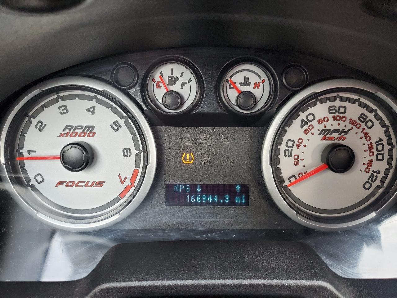 Ford Focus 4dr Sdn SE 2010