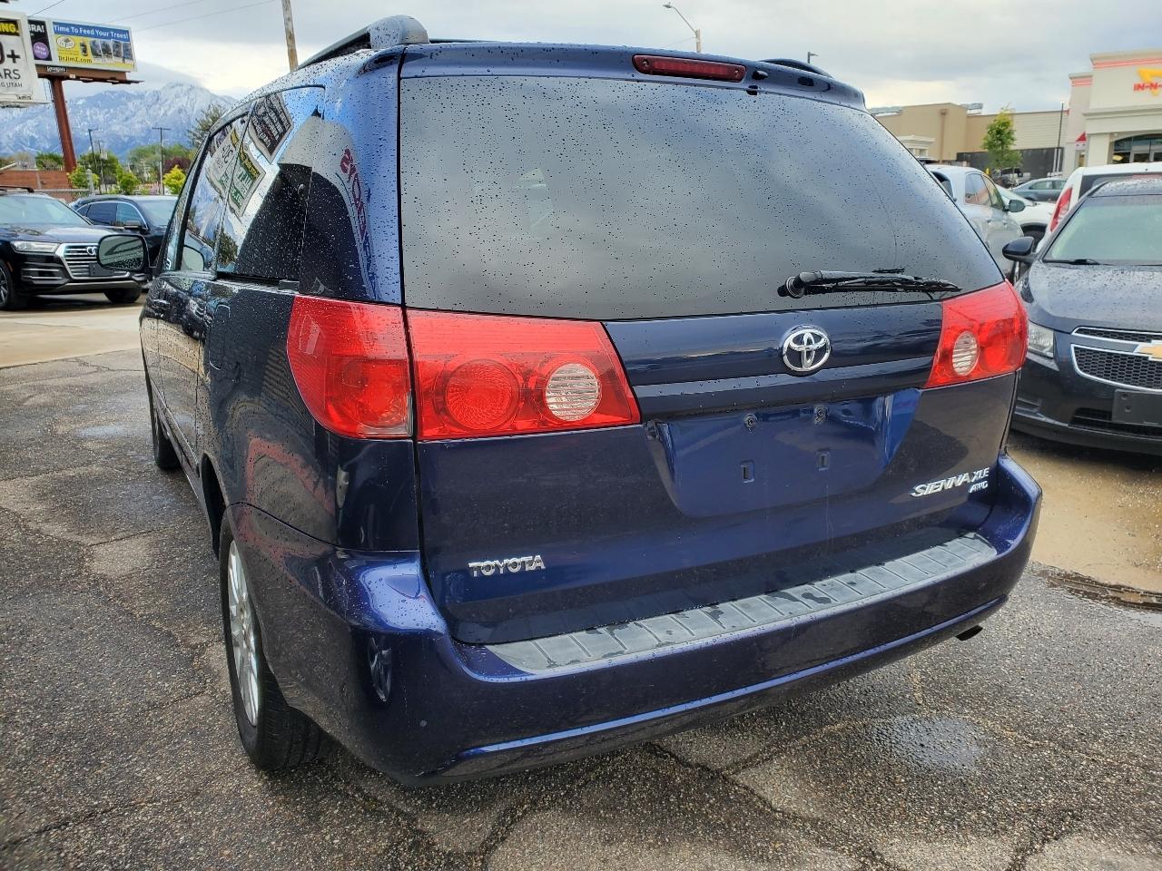 Toyota Sienna 5dr 7-Pass Van XLE Ltd AWD (Natl) 2007