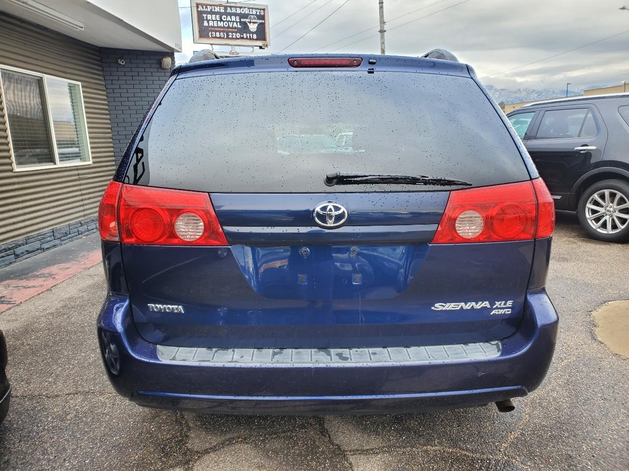 Toyota Sienna 5dr 7-Pass Van XLE Ltd AWD (Natl) 2007