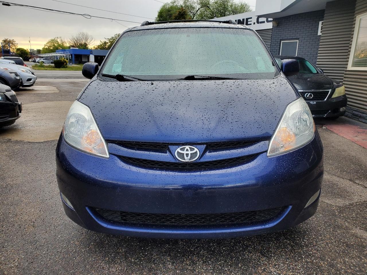 Toyota Sienna 5dr 7-Pass Van XLE Ltd AWD (Natl) 2007