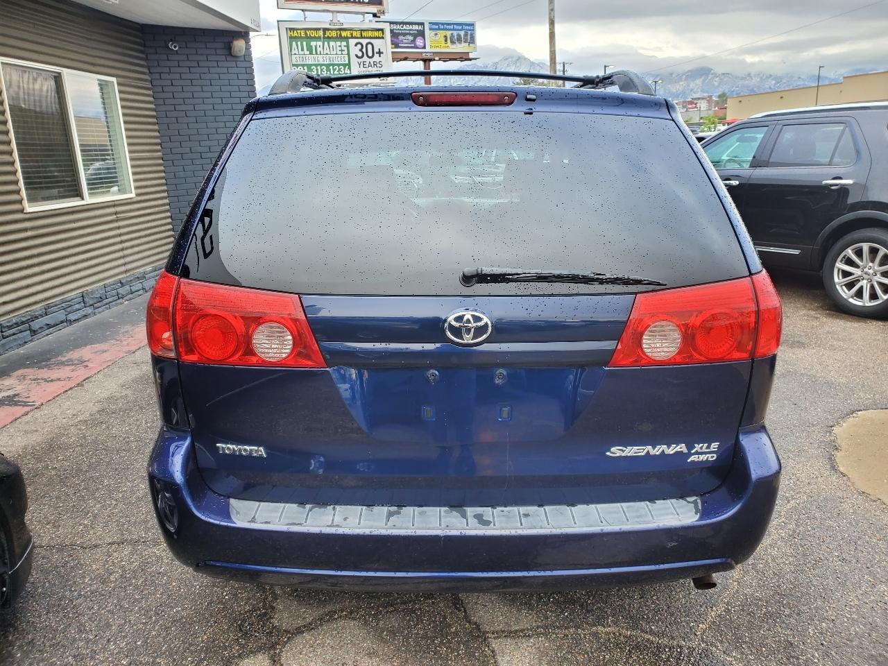 Toyota Sienna 5dr 7-Pass Van XLE Ltd AWD (Natl) 2007