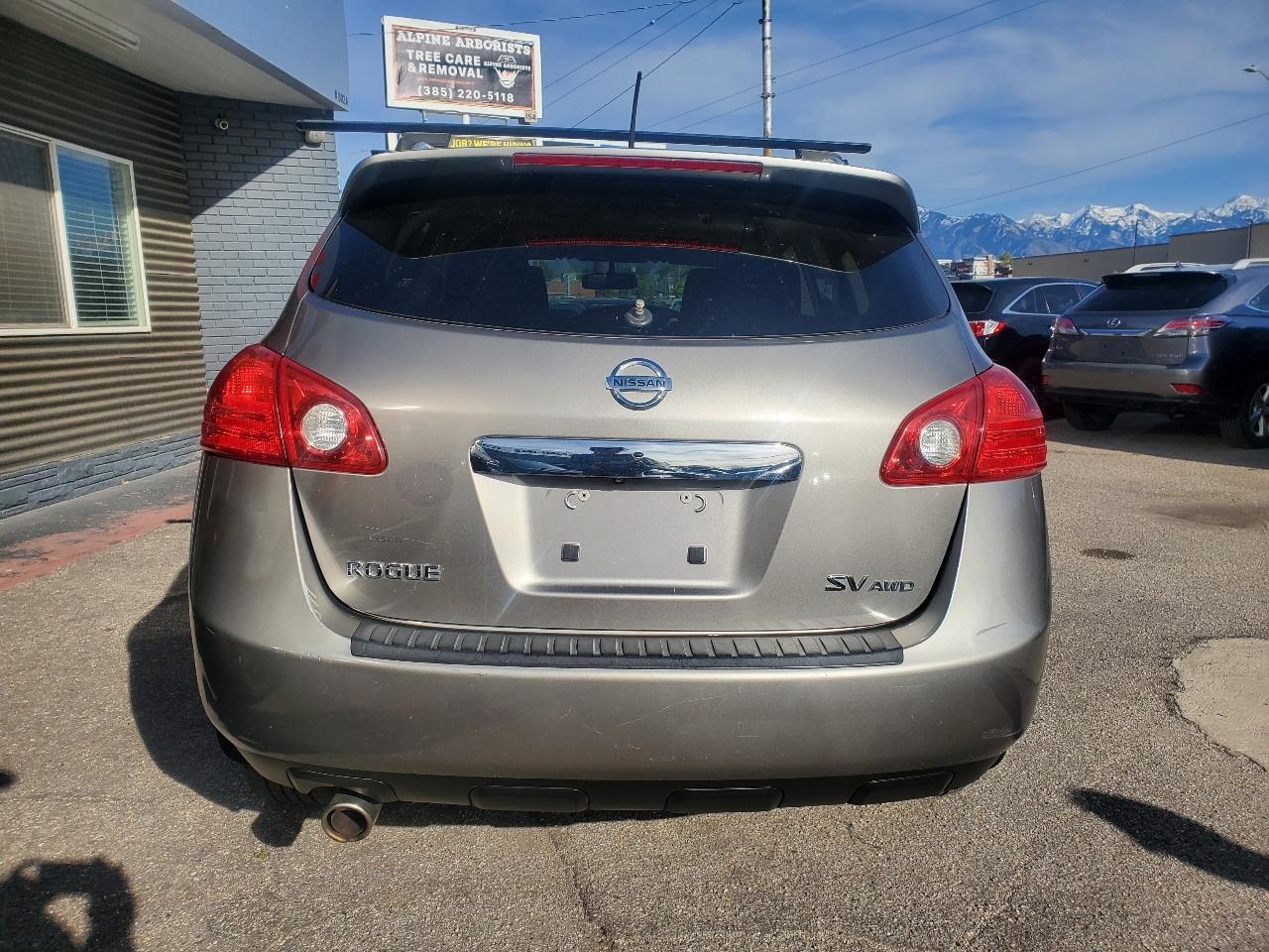 Nissan Rogue AWD 4dr SV 2011