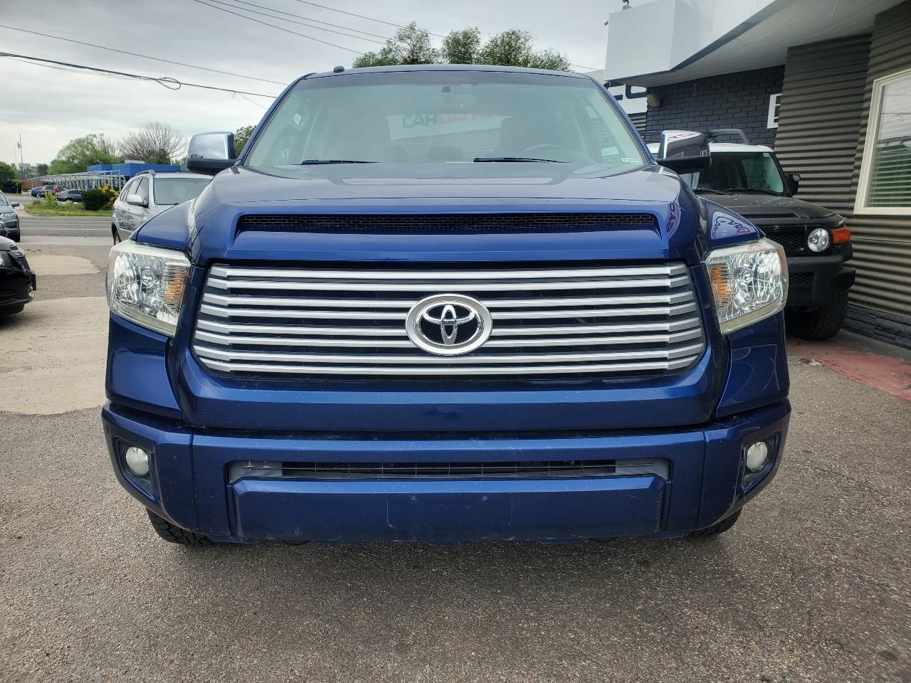 Toyota Tundra 4WD Truck CrewMax 5.7L FFV V8 6-Spd AT Platinum (Natl) 2014