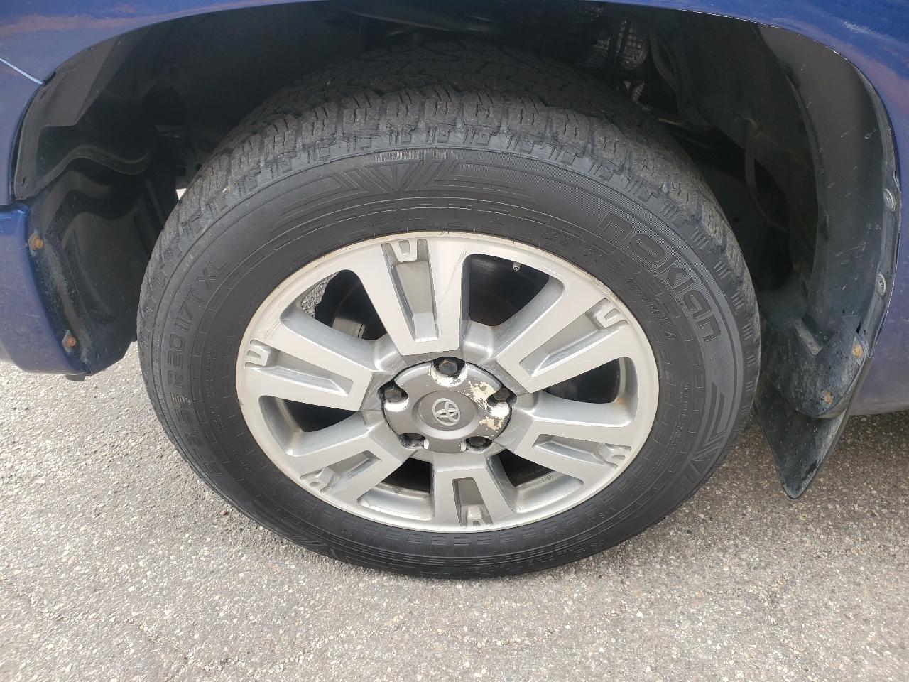 Toyota Tundra 4WD Truck CrewMax 5.7L FFV V8 6-Spd AT Platinum (Natl) 2014