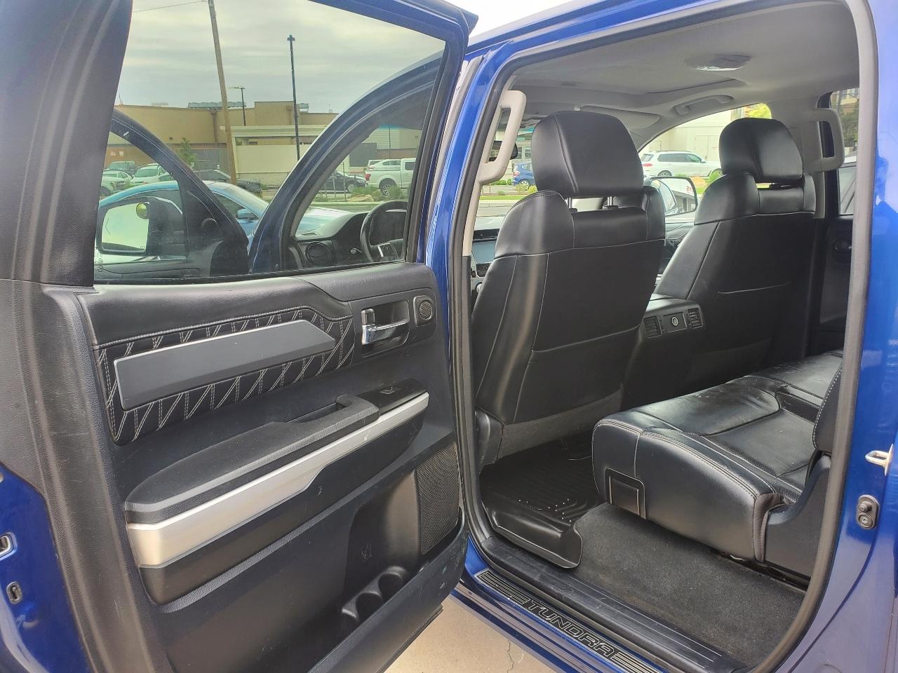 Toyota Tundra 4WD Truck CrewMax 5.7L FFV V8 6-Spd AT Platinum (Natl) 2014