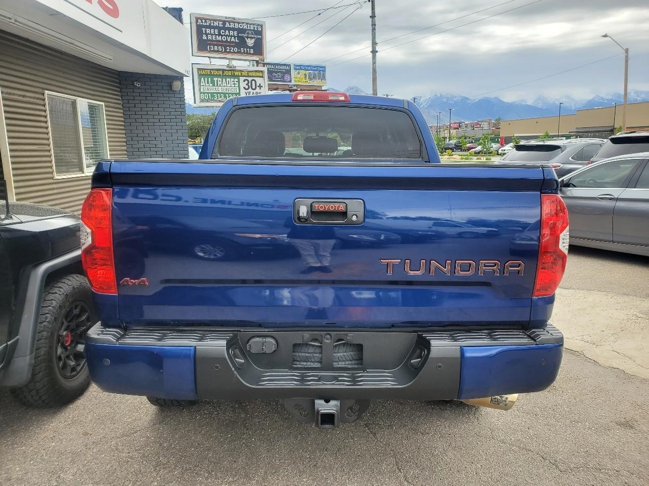 Toyota Tundra 4WD Truck CrewMax 5.7L FFV V8 6-Spd AT Platinum (Natl) 2014
