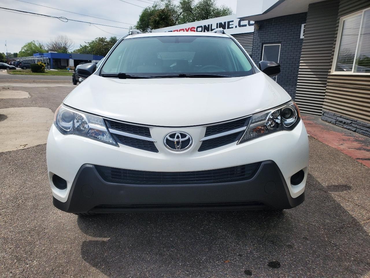 Toyota RAV4 AWD 4dr LE (Natl) 2015