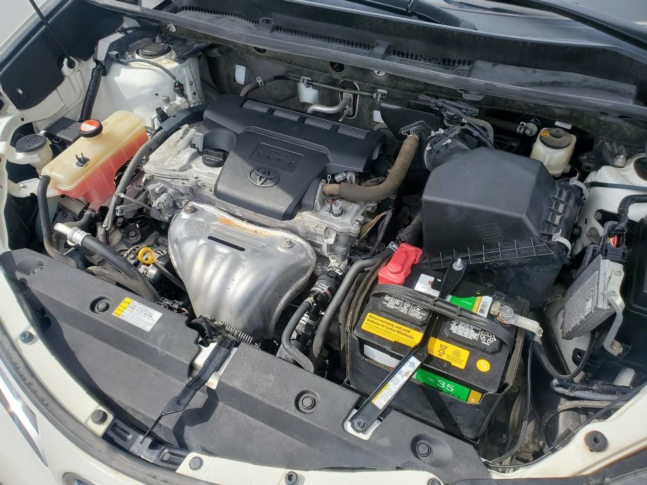 Toyota RAV4 AWD 4dr LE (Natl) 2015