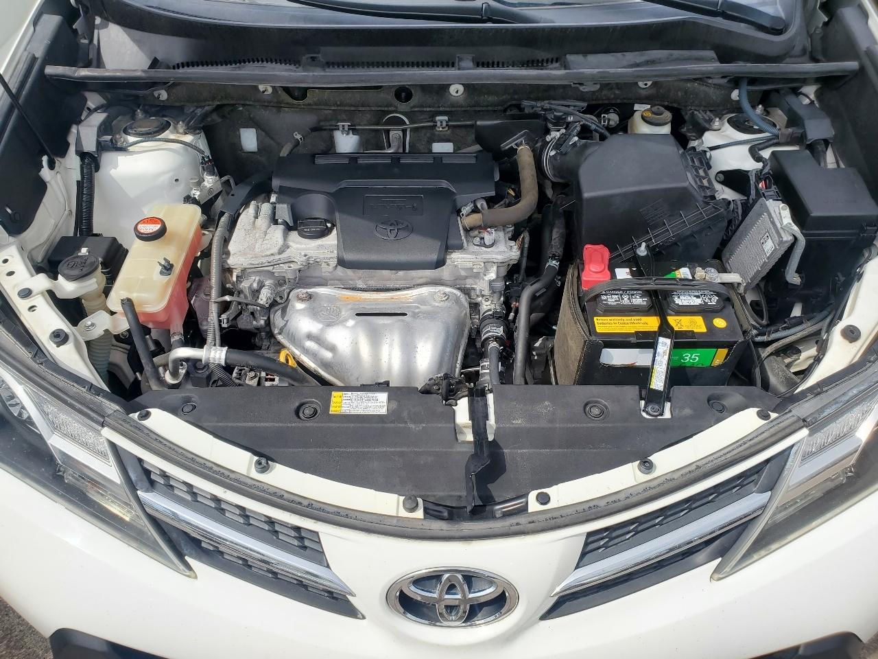 Toyota RAV4 AWD 4dr LE (Natl) 2015