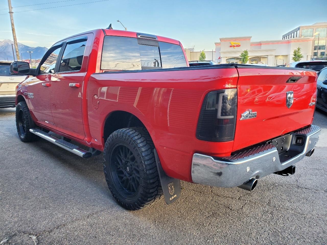 RAM 1500 4WD Crew Cab 140.5" Big Horn 2016